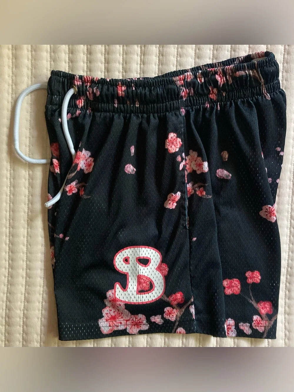 BKTSQD Mesh Athletic Gym Shorts Men’s Small 4.5” Black Floral Cherry Blossoms